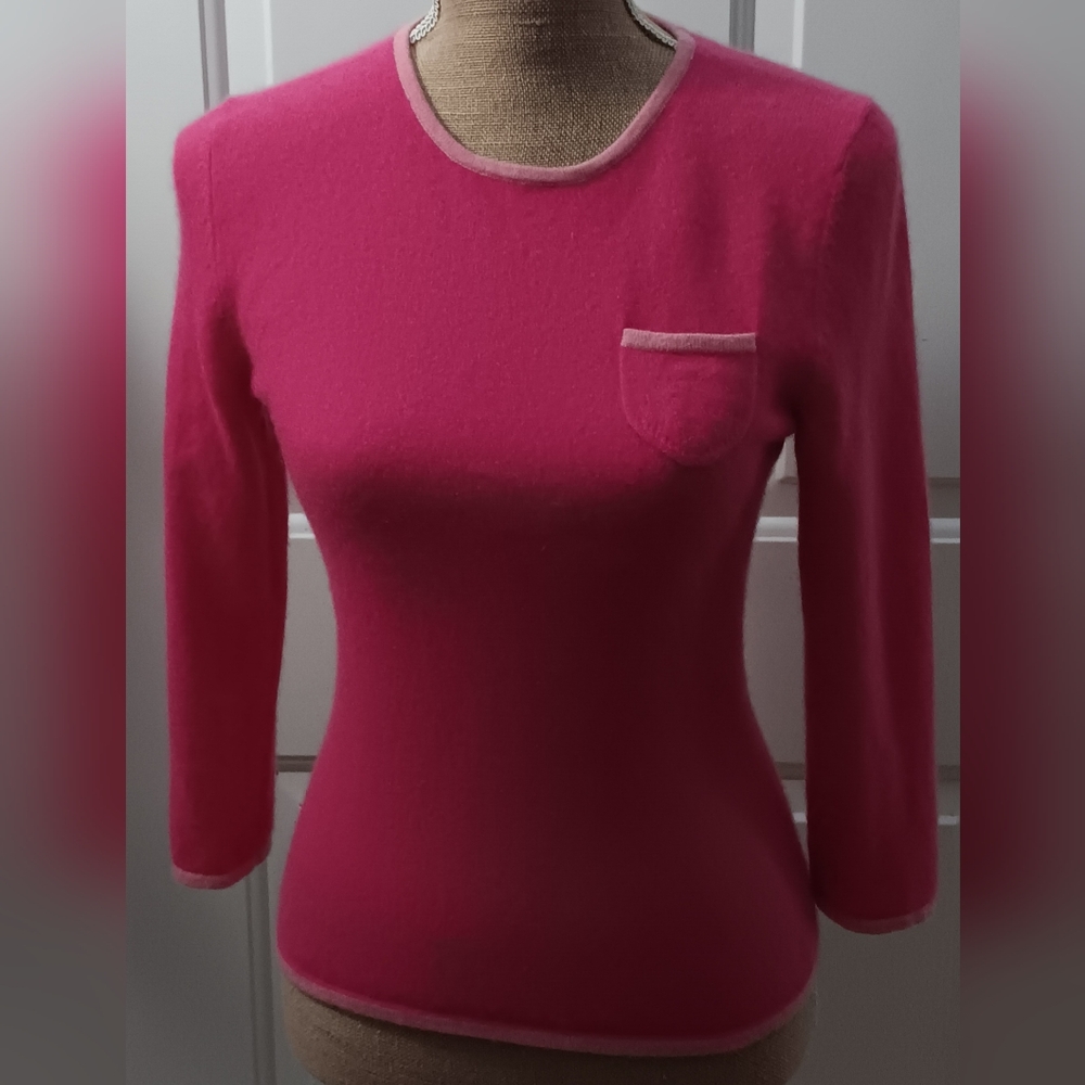 Pink 100% cashmere sweater with front pocket size medium